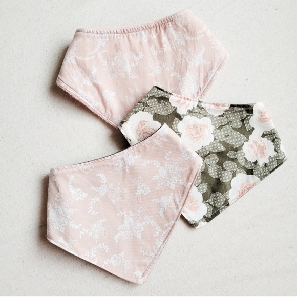 2/$15 🦖3 pce Handmade Bib set - Picture 1 of 4